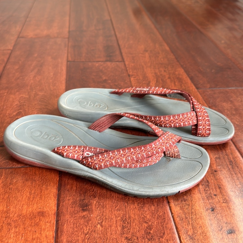 Oboz women’s thong sandals 8